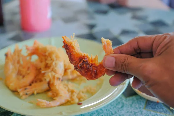 Udang Celup Tepung 이라고 불리거나 졌습니다 따뜻하게 먹으면 바삭바삭 — 스톡 사진