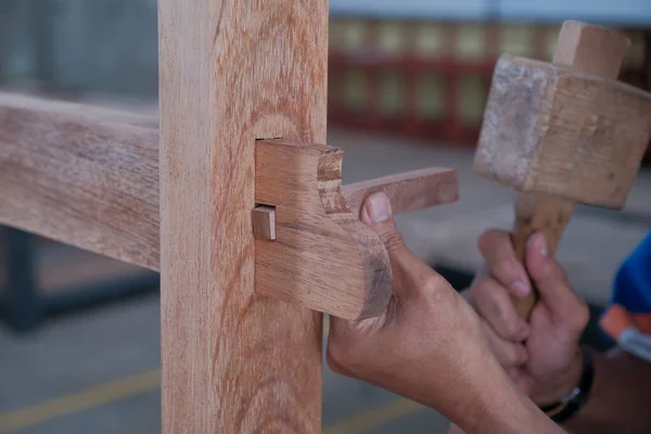 Trabajador Madera Senior Haciendo Mesa Consola Taller Trabajos Carpintería Producción —  Fotos de Stock