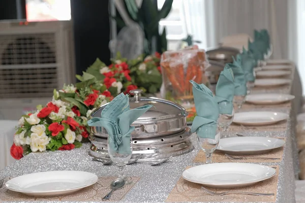 Tischdecken Bei Einem Hochzeitsempfang Selektiver Fokus — Stockfoto