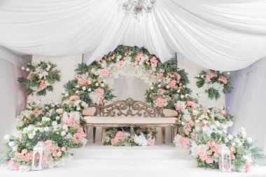 Güzel dekorasyon Malay düğün töreni