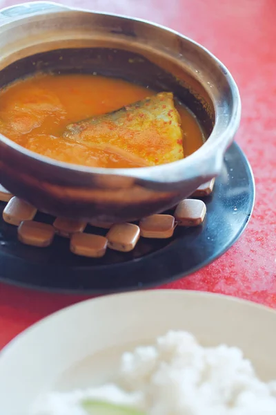 Ikan Patin Tempoyak是马来西亚著名的传统菜肴 味道辛辣 — 图库照片