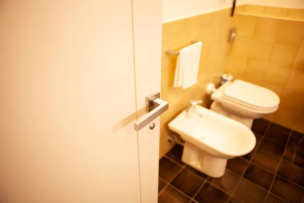 Toilet Door Handle Focus — Stock Photo, Image