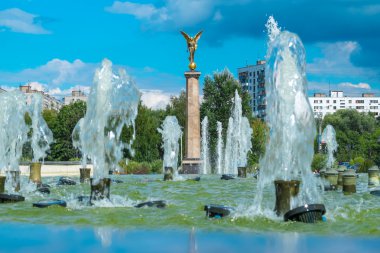 Sovyet meydanında, Pushkino Çeşme