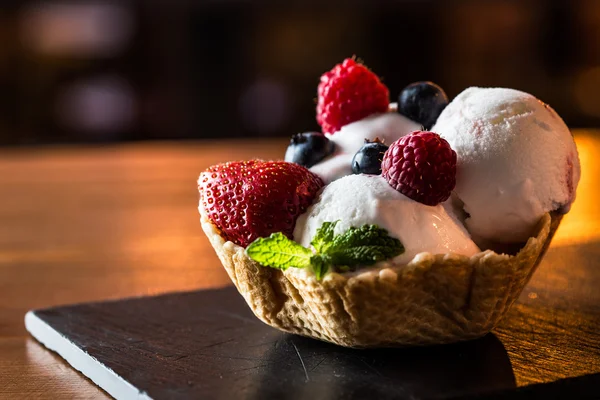 Helado de fresa — Foto de Stock