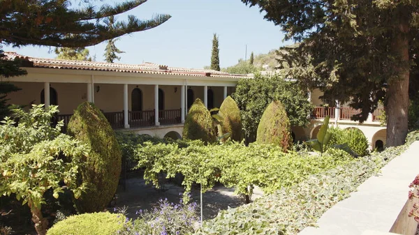 Mosteiro de Saint Neophytos. Chipre, igreja ou templo. Edifícios antigos de monges — Fotografia de Stock