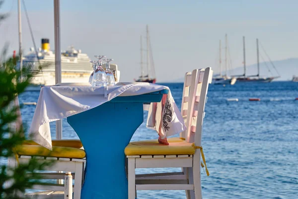 Bodrum Turkey Tables Chairs Restaurant Beach Sea View Ships Close — Zdjęcie stockowe