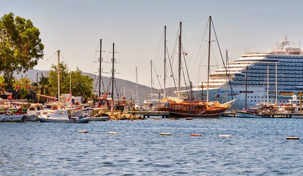 July 2022 Turkey Bodrum City Beach People Sitting Tables Beach — стоковое фото