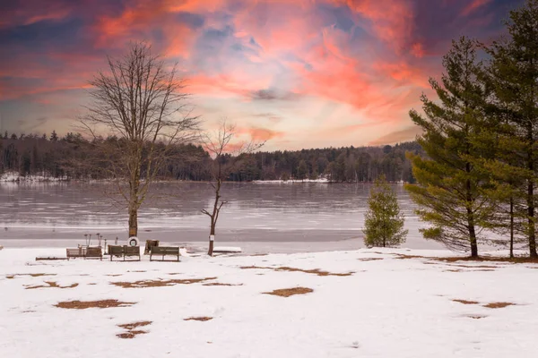 Tramonto Sul Lago Giorno Dopo Nevica — Foto Stock