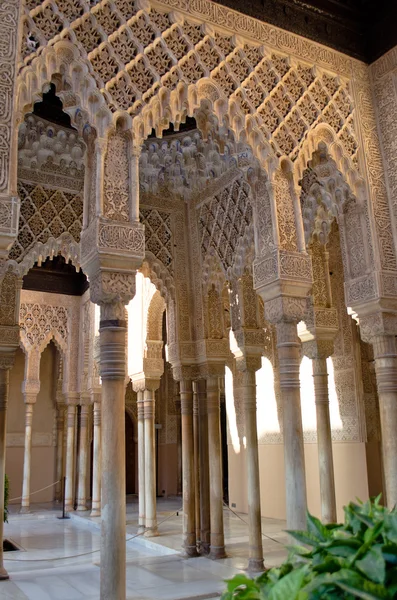 Im Inneren der Alhambra in Granada, Spanien — Stockfoto