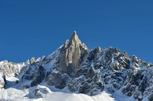 Pasmo górskie aiguilles du midi w chamonix — Zdjęcie stockowe