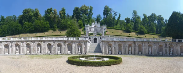 Garden of the Villa della Regina (Queen's villa) in Turin, Italy — Stock Photo, Image