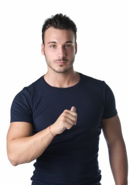 kendisi de baş parmakla yakışıklı genç