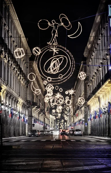 トリノ、イタリア、ローマ通りのクリスマス ライトでライトアップ — ストック写真