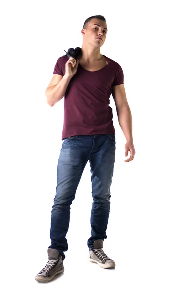 T シャツとジーンズでハンサムな若い男のフルボディ ショット — ストック写真