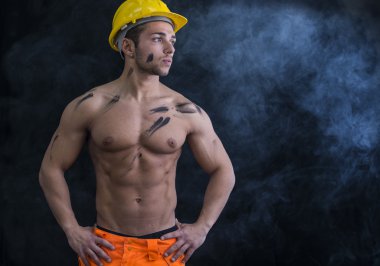 м'язова молодих будівництво працівник сорочки носити hardhat