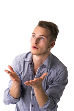 yalvaran muhtaç, çaresiz genç adam