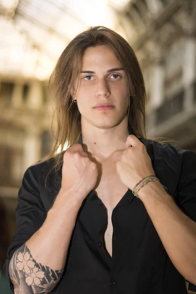 Long Hair Man portrait – stockfoto