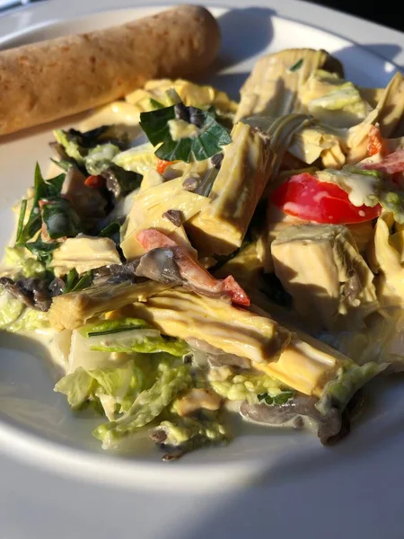 Kafede Nefis Sebze Salatası — Stok fotoğraf