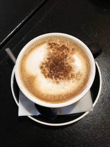 Kawa Latte Cynamonem — Zdjęcie stockowe