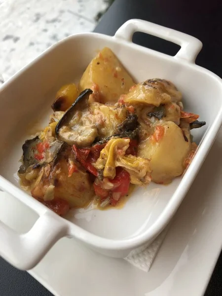 Patatas Horno Con Verduras —  Fotos de Stock