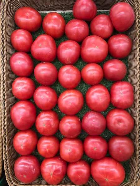 Tomates Rosados Mercado —  Fotos de Stock