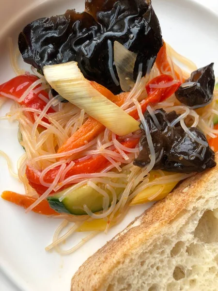 Deliciosa Ensalada Vegetariana Pan —  Fotos de Stock