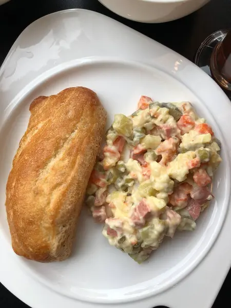 Lezzetli Vejetaryen Salatası Ekmek — Stok fotoğraf