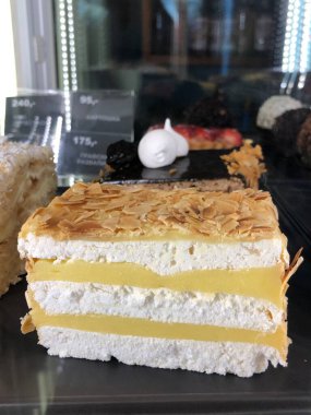 Napolyon pasta vanilya krema ile