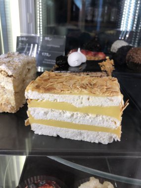 Napolyon pasta vanilya krema ile