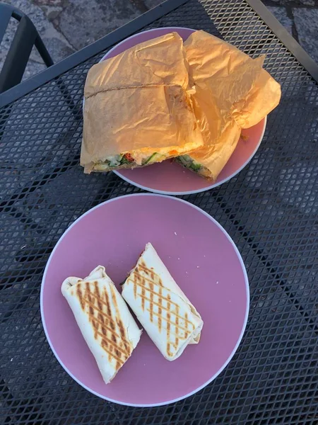 Sanduíches Com Queijo Frango Legumes — Fotografia de Stock