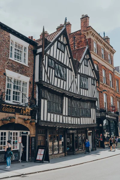 York Royaume Uni Juin 2021 Rangée Magasins Sur Chaussée Rue — Photo