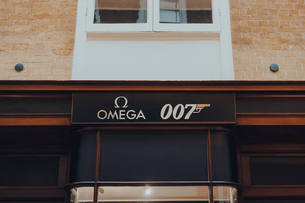 London Großbritannien Oktober 2021 Omega Und 007 Signieren Ein Omega — Stockfoto