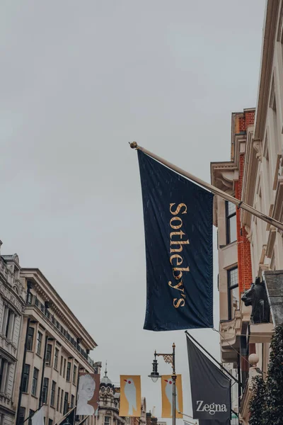 London October 2021 Flag Sotheby One World Largest Brokers Fine — Stock Photo, Image