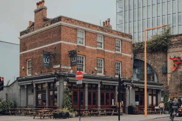 London October 2021 View Union Jack Cosy Rustic Local Pub — стокове фото