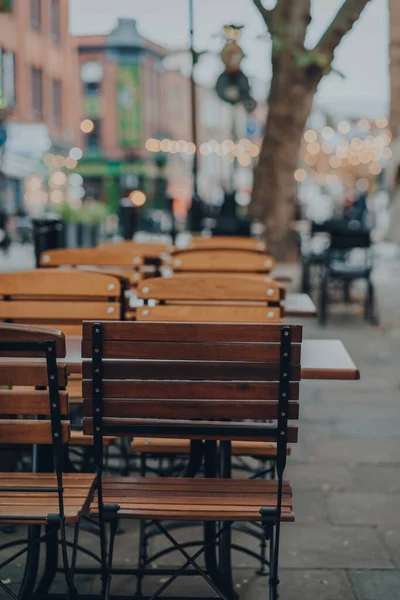 Mesas Café Livre Vazias Uma Calçada Londres Reino Unido Foco — Fotografia de Stock