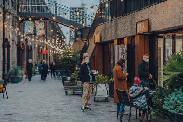 London January 2022 People Queue Cafe Coal Drops Yard Shopping — Fotografia de Stock