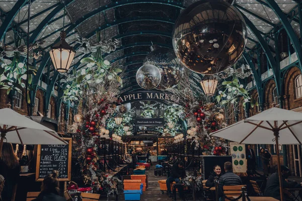 Londýn Velká Británie Listopadu 2021 Slavnostní Vánoční Ozdoby Trhu Jablky — Stock fotografie