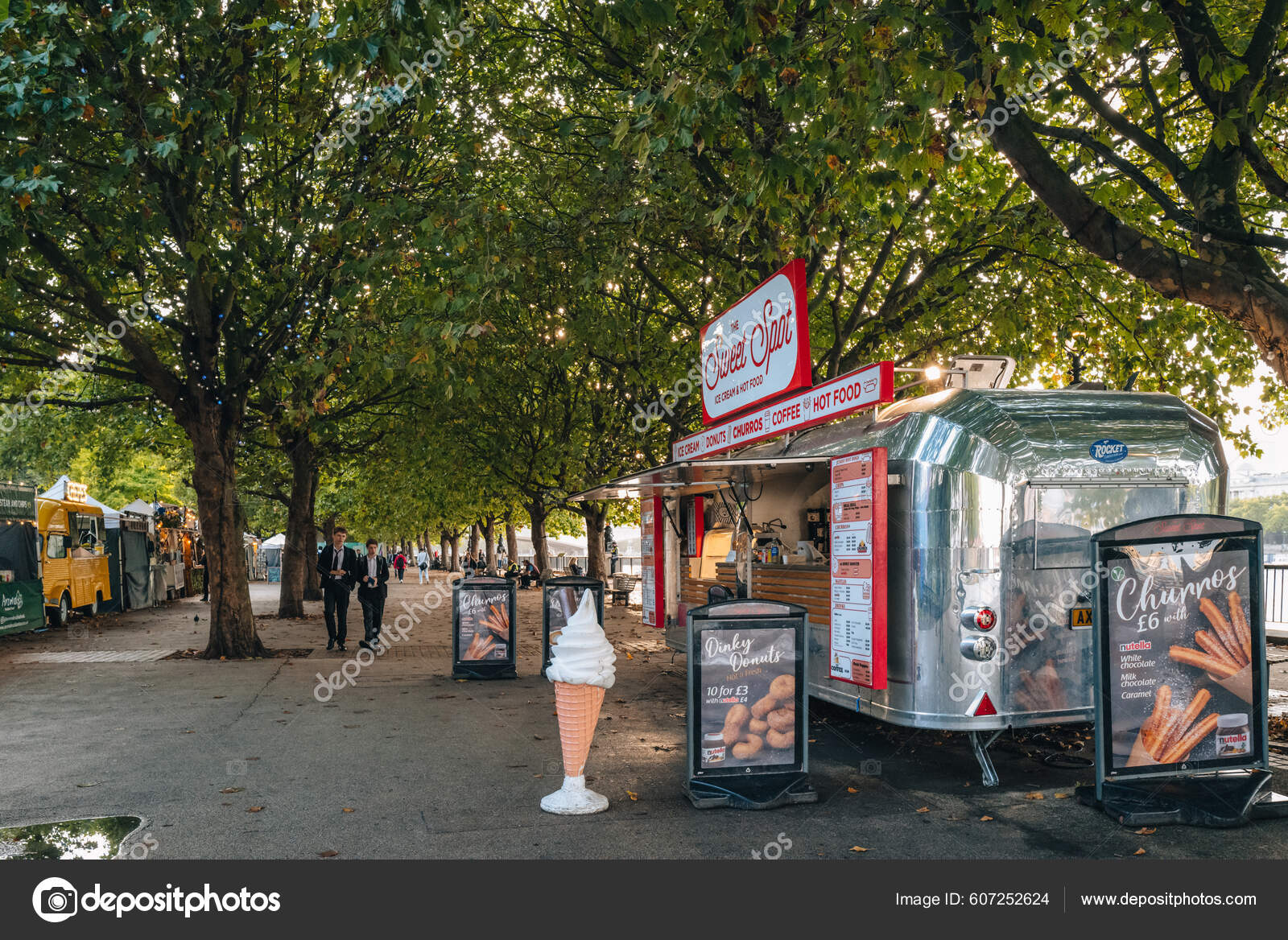 London September 2022 Sweet Spot Food Trucks South Bank Area