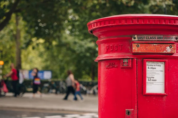 Закрыт Закрытый Красный Почтовый Ящик Одной Улиц Лондона Великобритания Низкого — стоковое фото