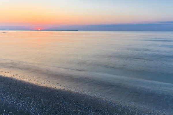 Východ slunce na pláži — Stock fotografie