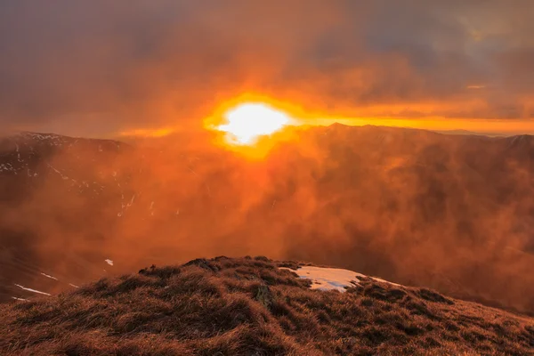 Sonnenaufgang im Fagaras-Gebirge — Stockfoto