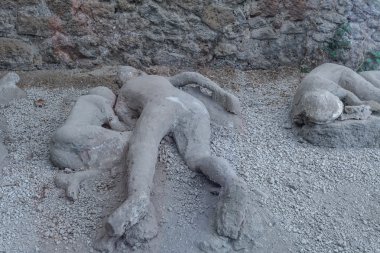 man dead in pompeii 
