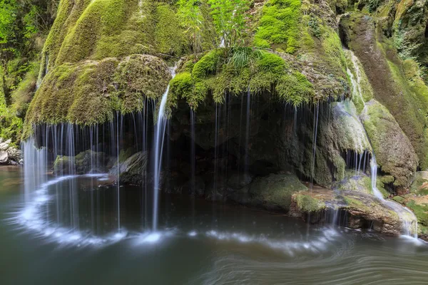 Cascada Bigar Falls en Nera Beusnita Gorges National Park, Rumania —  Fotos de Stock