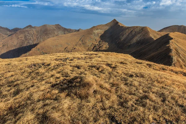 Il picco Moldoveanu nei monti Fagaras — Foto Stock