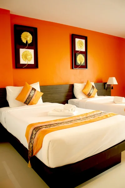 Сучасні спальні помаранчевий — стокове фото