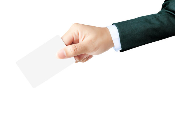 Рука женщин, держащих чистую бумажную этикетку или бирку на белом бэкгро
