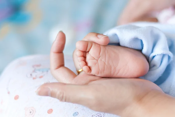 Newborn baby feet — Stock Photo, Image