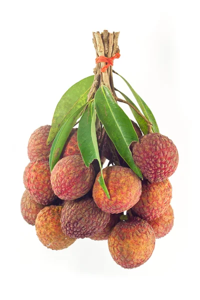 Lychey fruits red. Свежие лайхи выделены на белом фоне — стоковое фото