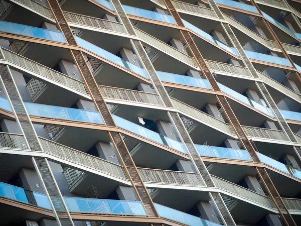 Moderno Edificio Residenziale Più Piani Con Balconi Blu — Foto Stock
