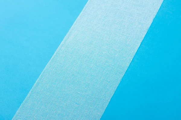 Bandage Stérile Médical Sur Fond Bleu — Photo